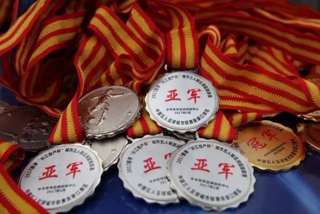 特斯拉Model Y参与低价拼车引发司机热议